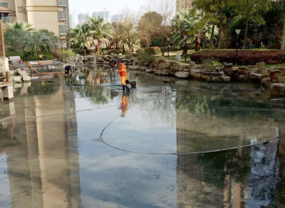 通州景观池淤泥清理